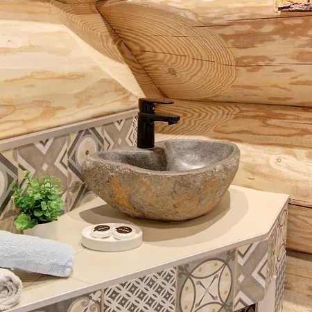 Blockhaus In Herrlicher Umgebung